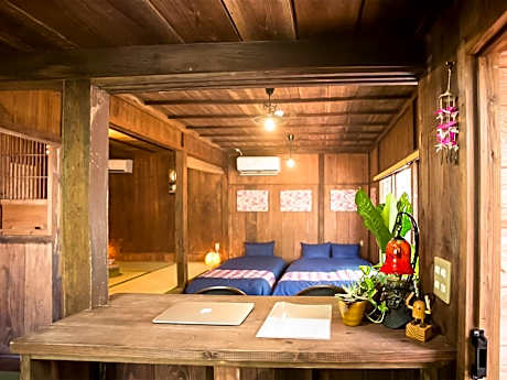 国際通りと牧志駅まで徒歩5分 庭付き素敵な古民家 わらゆんSO 松武の古民家Traditional house