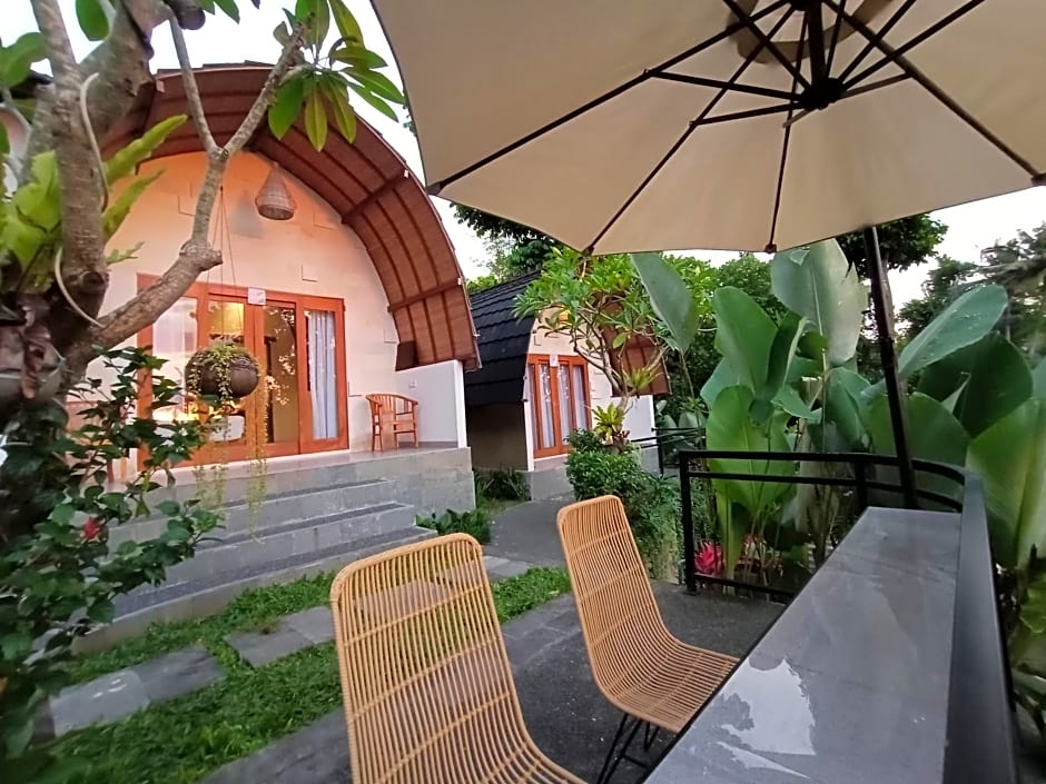 Uma Manyar Sunset Villa