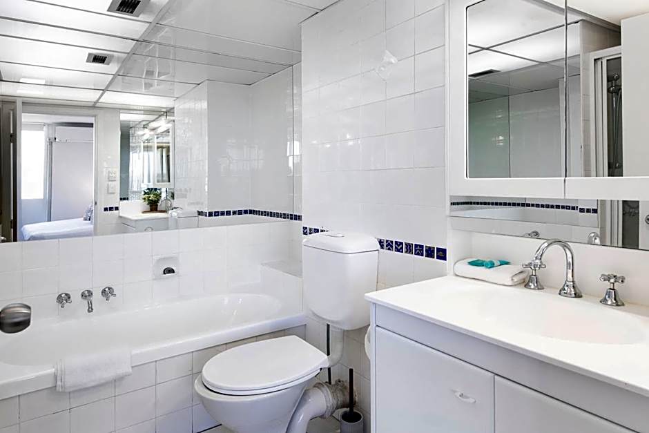 Moorings On Cavill Surfers Paradise