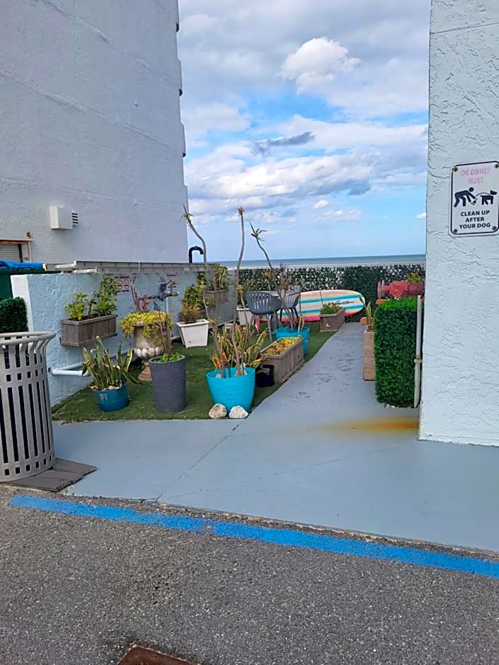 Beachside Hotel