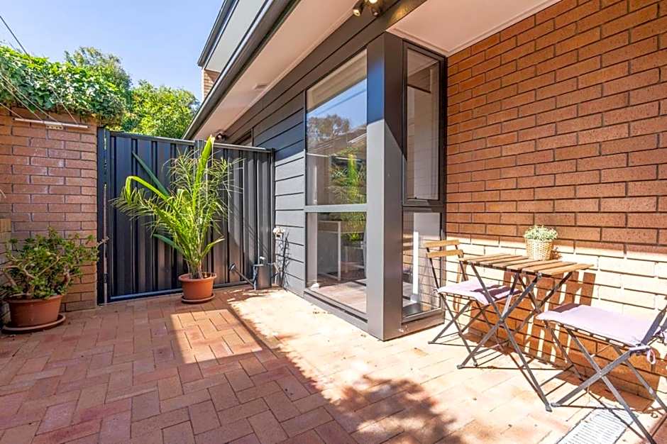 Peaceful 1BR Home near Canberra Hospital - Hosted by CanStay