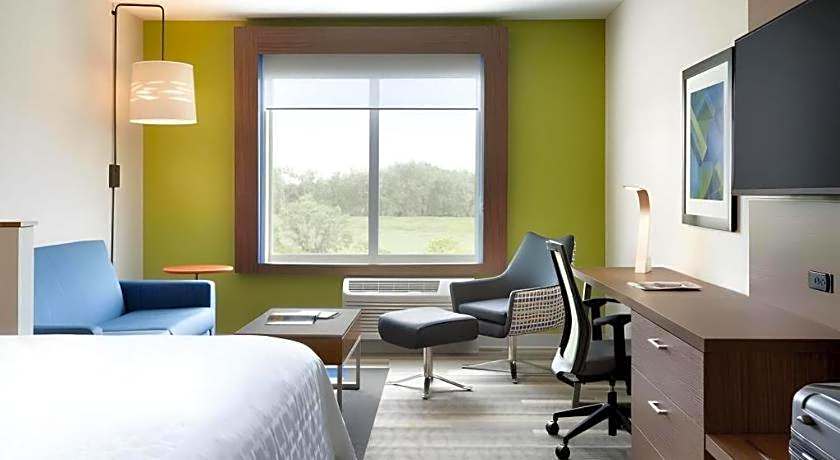 Holiday Inn Express & Suite Milroy - Reedsville By IHG