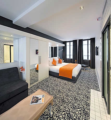 Junior King Suite with Sofa Bed