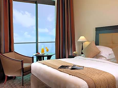 Partial Sea View Studio - King Bed
