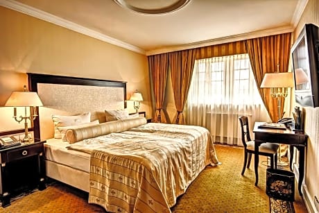Executive Double Room with View to Frauenkirche