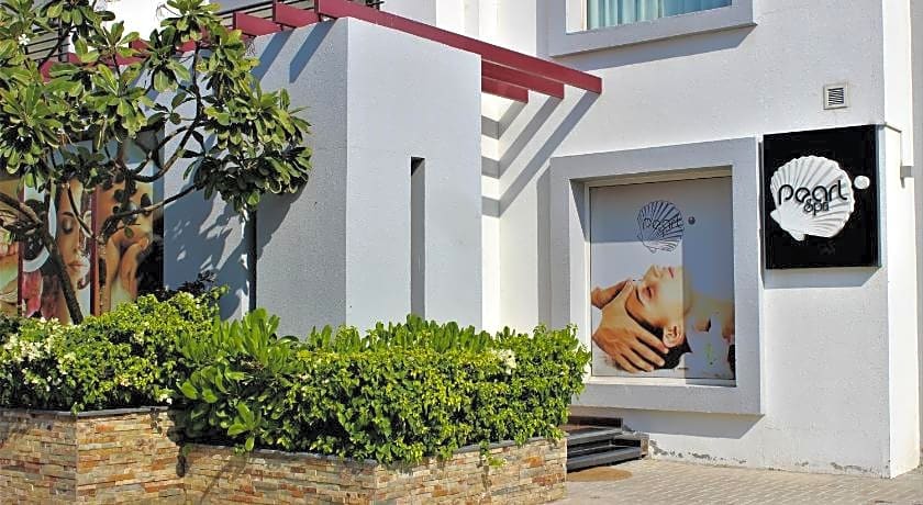 Pearl Beach Hotel