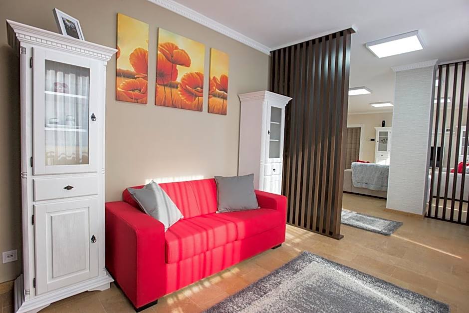 Lira Holiday Apartments