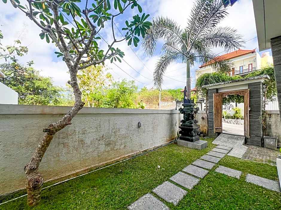 Kanha Homestay near Pantai Pandawa RedPartner