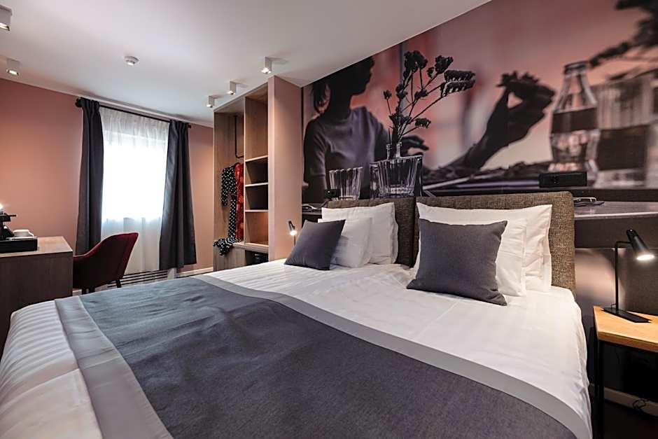 Camera Hotel