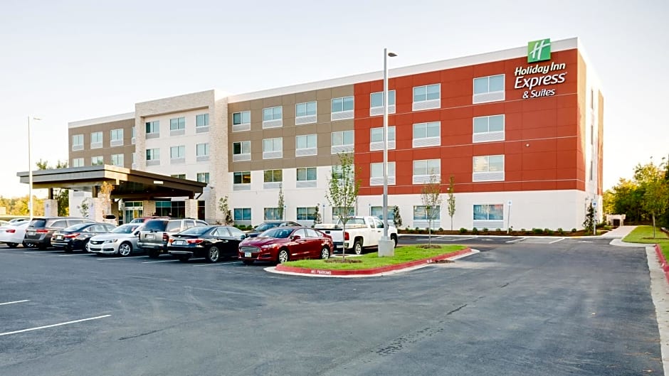 Holiday Inn Express & Suites Russellville