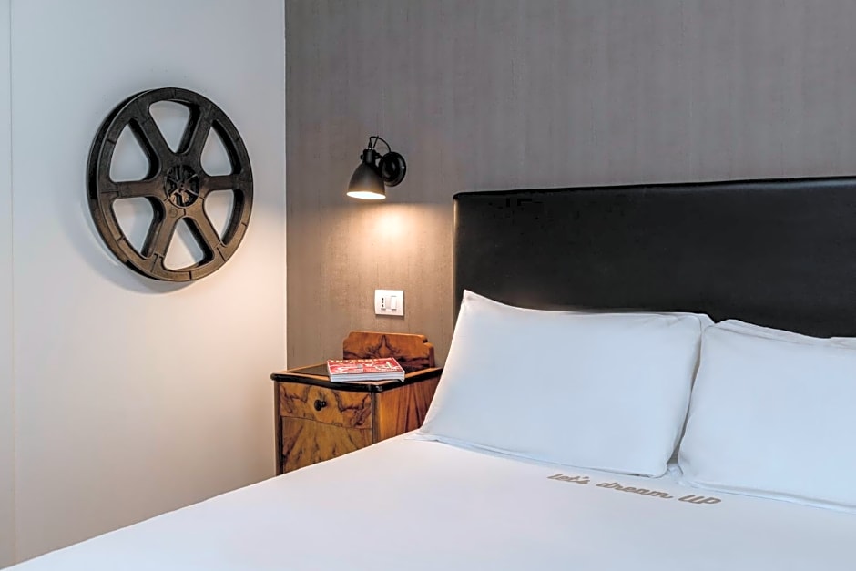 Up Hotel