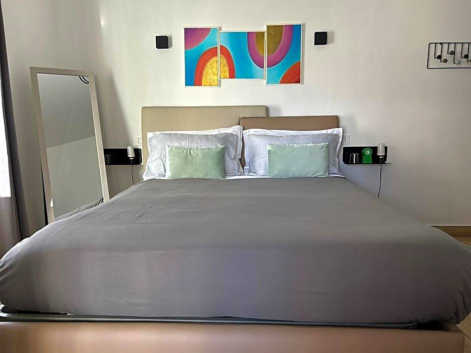Zeta Rooms