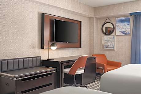 2 Queen beds, Guest room, 2 Queen