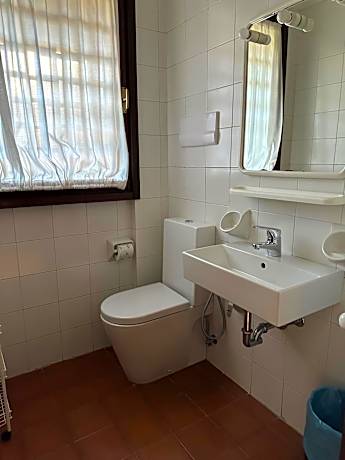 One-Bedroom Apartment (4 Adults)