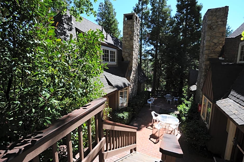 Saddleback Inn at Lake Arrowhead