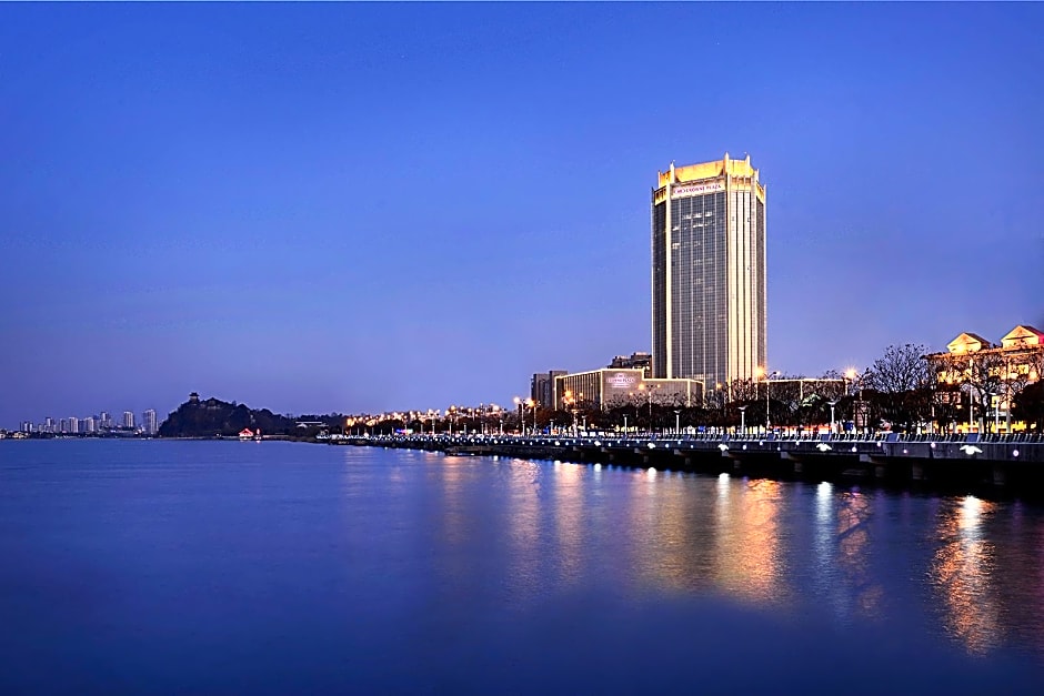 Crowne Plaza Zhenjiang By IHG