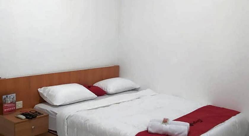 RedDoorz near GOR UNY