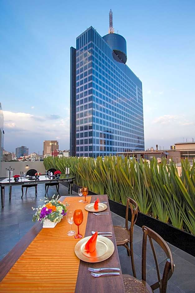 Isaaya Hotel Boutique by WTC