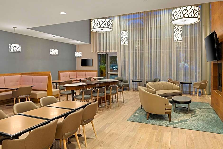 Homewood Suites by Hilton Anaheim Resort