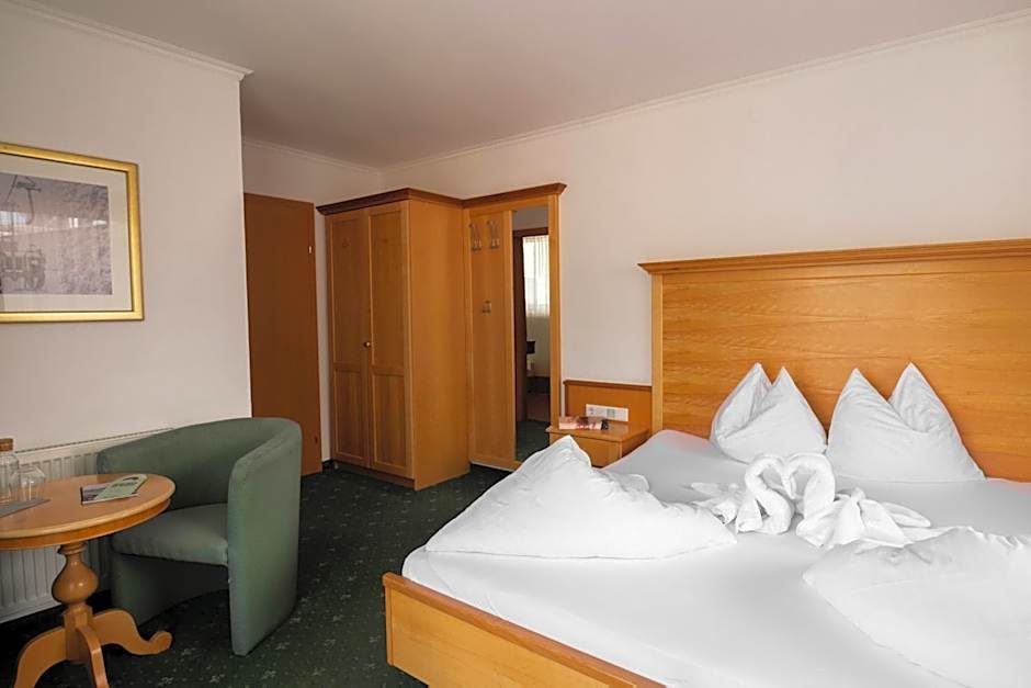Hotel Martini Kaprun including free parking and Zell am See-Kaprun summer card