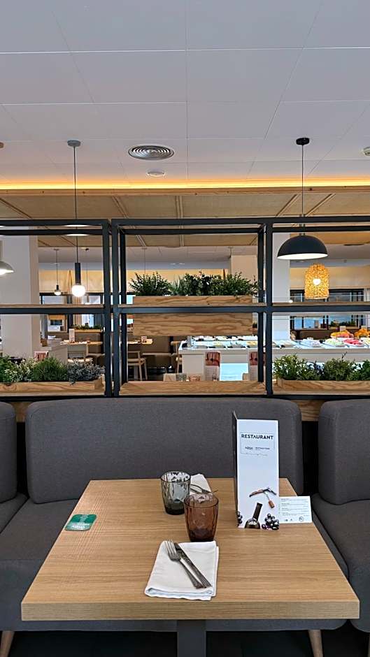 Aqua Hotel Bertran Park