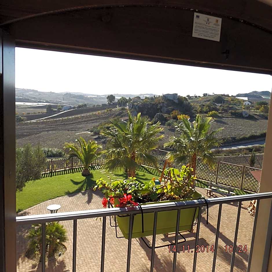 Photo 1 of 5 of 1 King Bed, Garden View