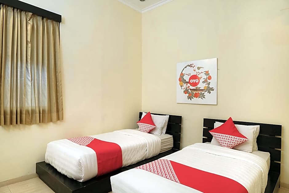 OYO 461 Hotel Madukoro Near RSI Hidayatullah