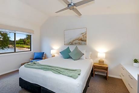 Premium Cabin - Sleeps 6
