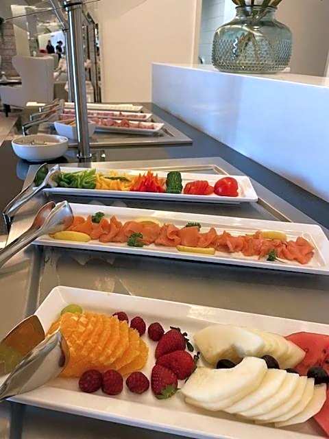 Lake's - My Lake Hotel