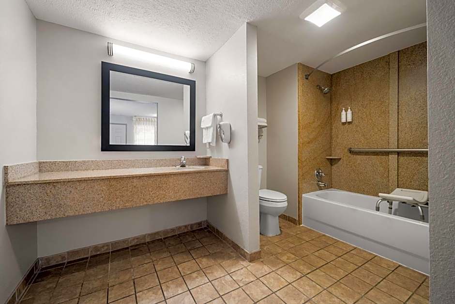 Days Inn by Wyndham Canton