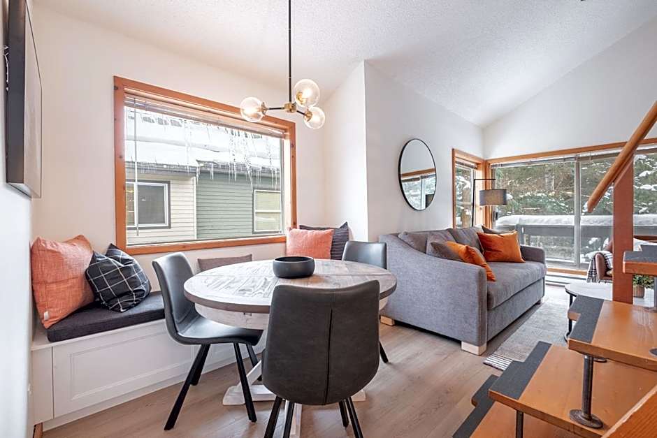 Powderview by Outpost Whistler