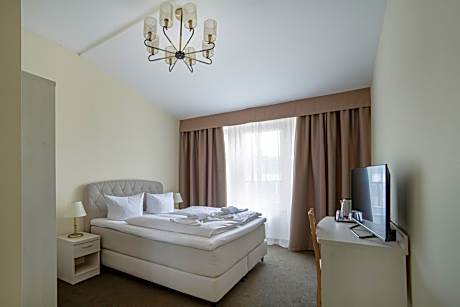 Queen Room without Elevator