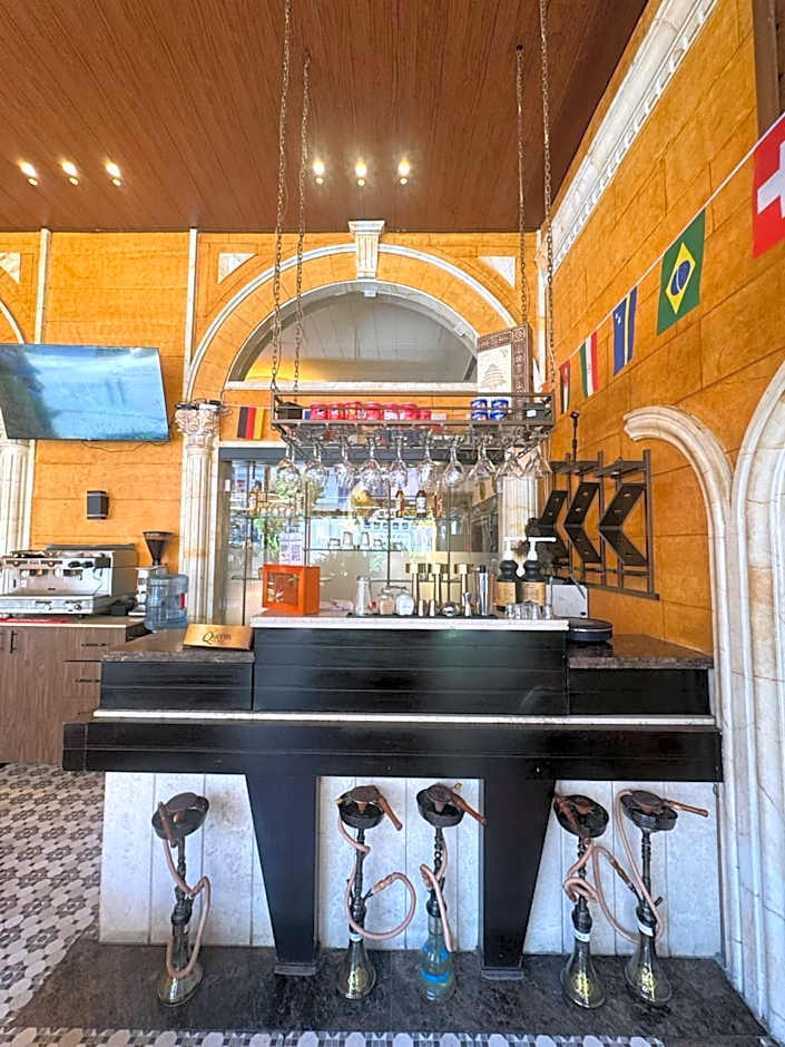 Queens Suite Hotel