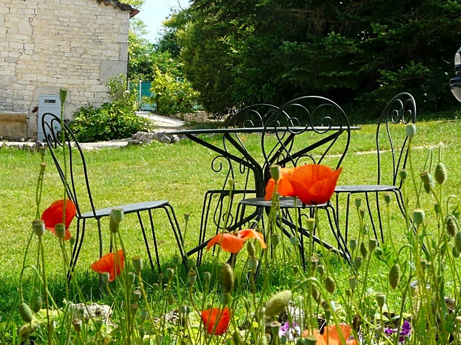 Le Mas Des Papillons chambre d'hôtes B&B