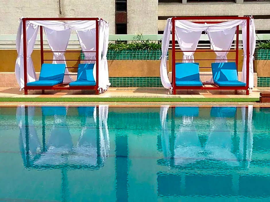 Evergreen Place Siam by UHG