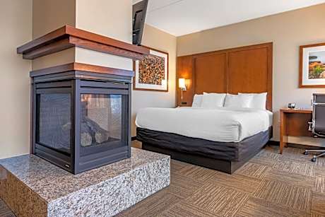 Superior King Suite with Bridge View - Non-Smoking