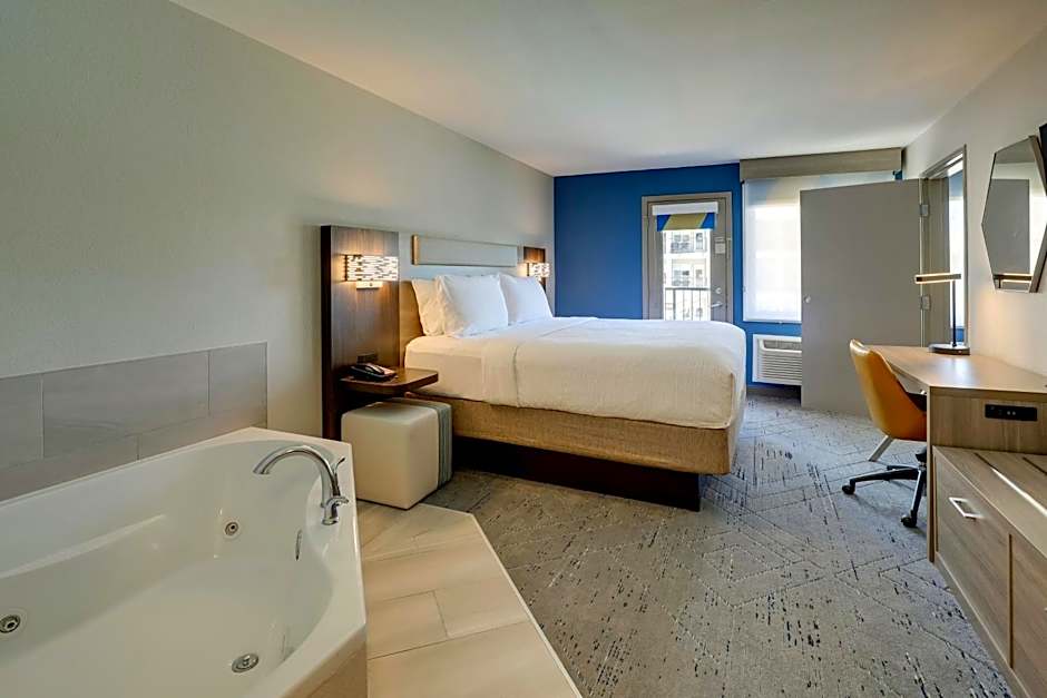 Holiday Inn Express Hotel & Suites Branson 76 Central By IHG