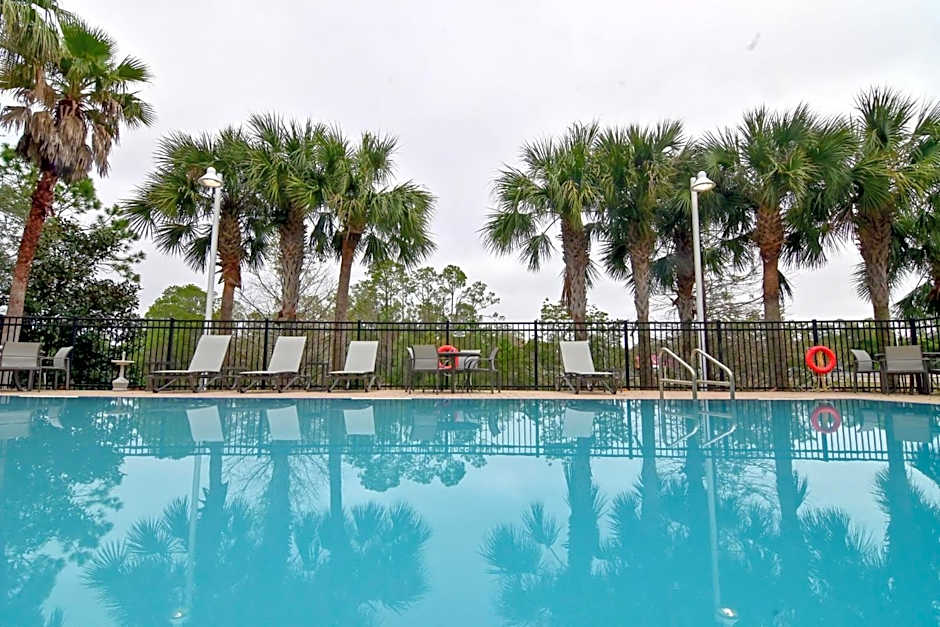 Holiday Inn Express & Suites Palm Coast - I-95