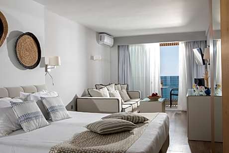 Deluxe Suite with Sea View