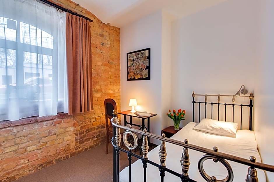 Janne Hotel with Self Check-in