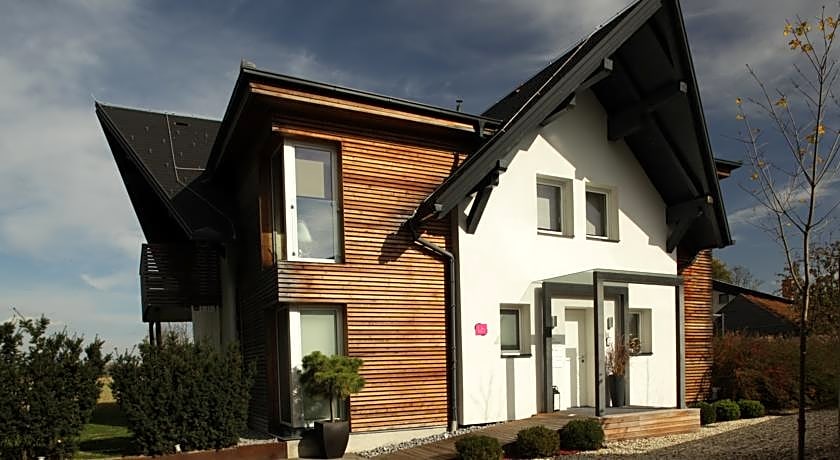 Boutique hotel - Sun House Banovci