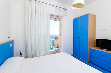 One-Bedroom Apartment with Sea View