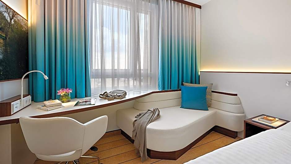 Hey Lou Hotel Frankfurt Airport