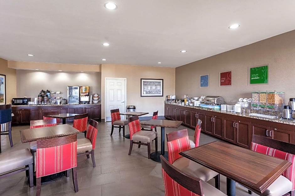 Comfort Suites Lincoln North