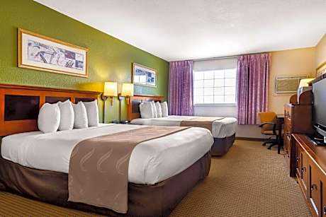 2 Queen Beds Nonsmoking