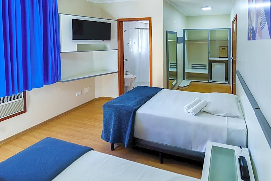 Carillon Plaza Hotel