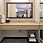 Courtyard by Marriott Long Beach Airport
