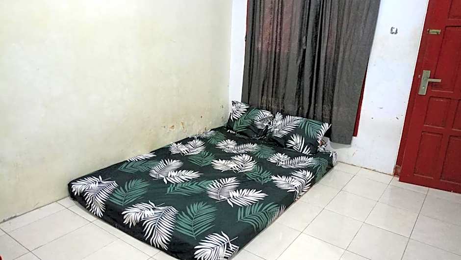 OYO Life 93712 Vanda Family