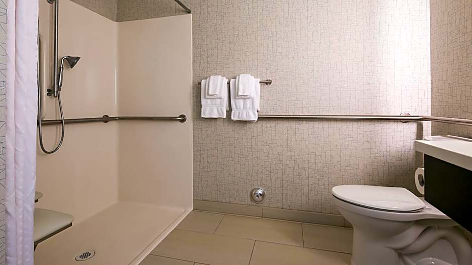 Holiday Inn Express Hotel & Suites Everett By IHG