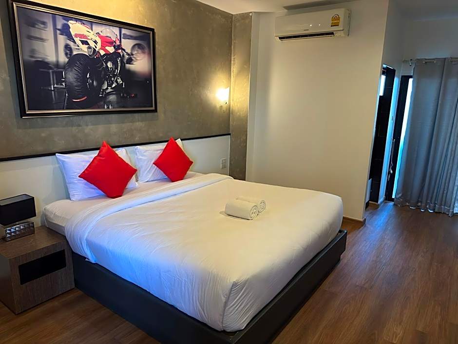 The S Hotel